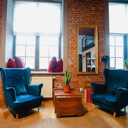 شقة Loft Nad Szpularnia جيراردوف